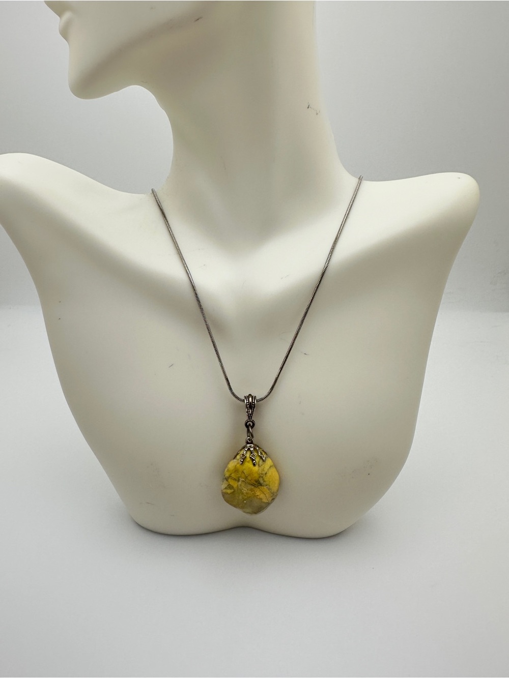 Yellow Stone Pendant Necklace - Women Jewelry